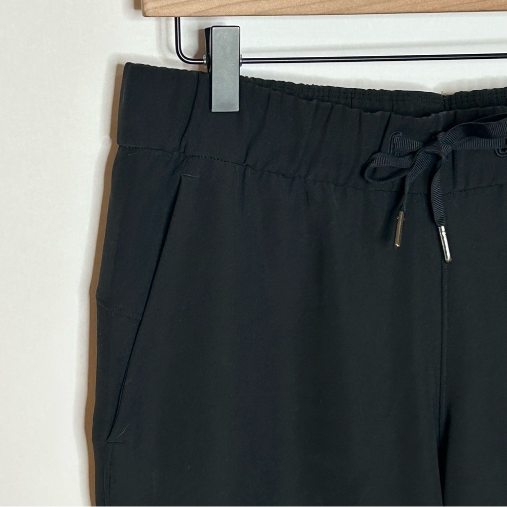 Lululemon On The Fly Crop *Woven 23" Black Size 6 - Picture 9 of 13